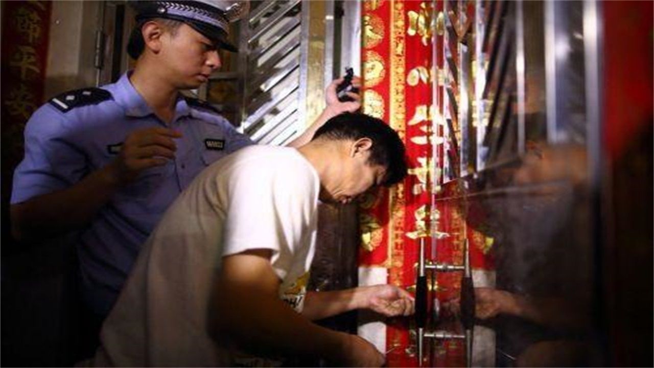 惠州请开锁师傅开了锁后，师傅为什么一般都不进门，就算主人请也不进去？